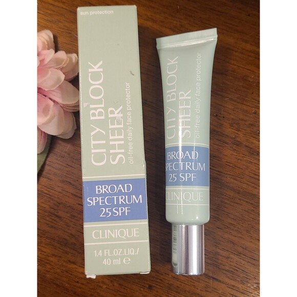 SHELFWARE Clinique City Block Sheer SPF 25 1.4 oz / 40 ml FULL size NEW in box - Picture 1 of 10